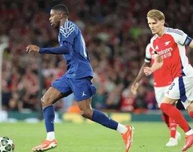 PSG desarma Arsenal e vence com ensurdecedor Dembélé e gigante Donnarumma
