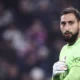 PSG toma virada do Aston Villa, mas Donnarumma salva e garante vaga na semi