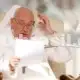 Por que o papa Francisco criticou exposição com Jesus crucificado em avião militar