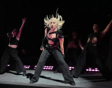 Prefeitura fará varredura nas areias de Copacabana para show de Lady Gaga no RJ