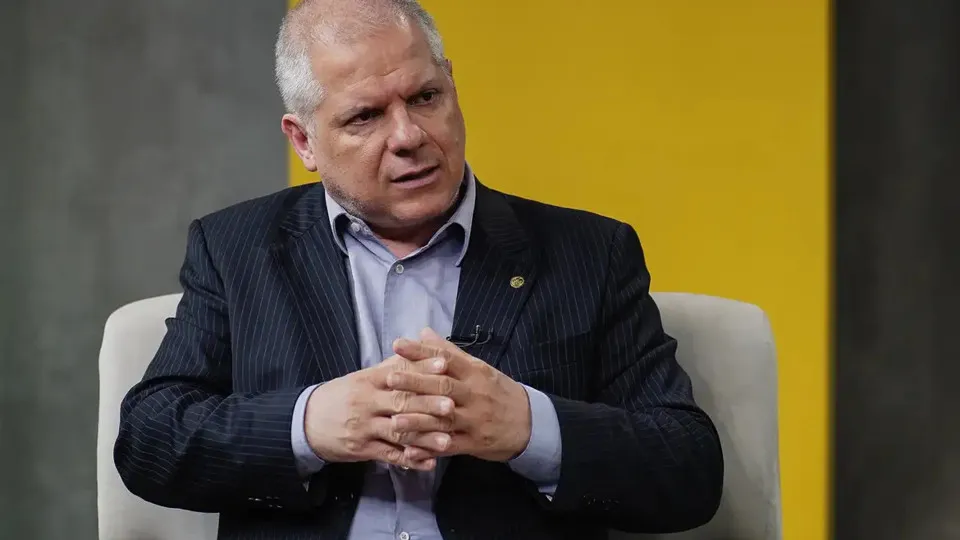 Presidente do INSS teve pedido negado pela PF a informações sobre investigações contra o órgão