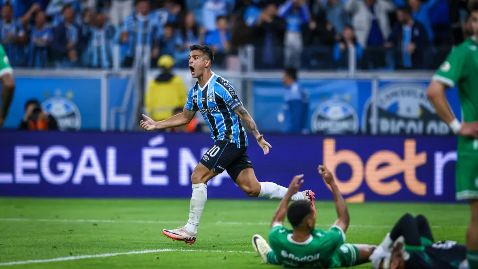 Pressionado, Grêmio visita o Vitória para deixar zona de rebaixamento do Brasileirão