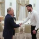Putin recebe família russa feita refém pelo Hamas durante ataque a Israel