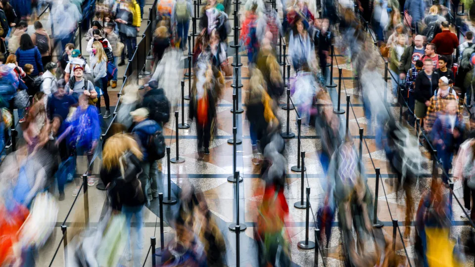 Receita do turismo internacional tem crescimento recorde em fevereiro