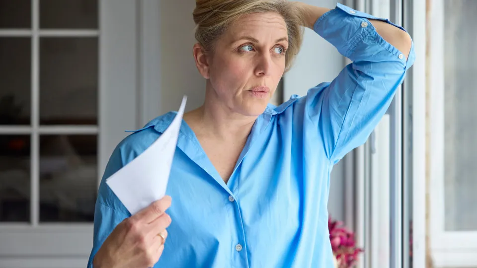 SUS oferece opções antigas e limitadas para reposição hormonal na menopausa, avaliam especialistas