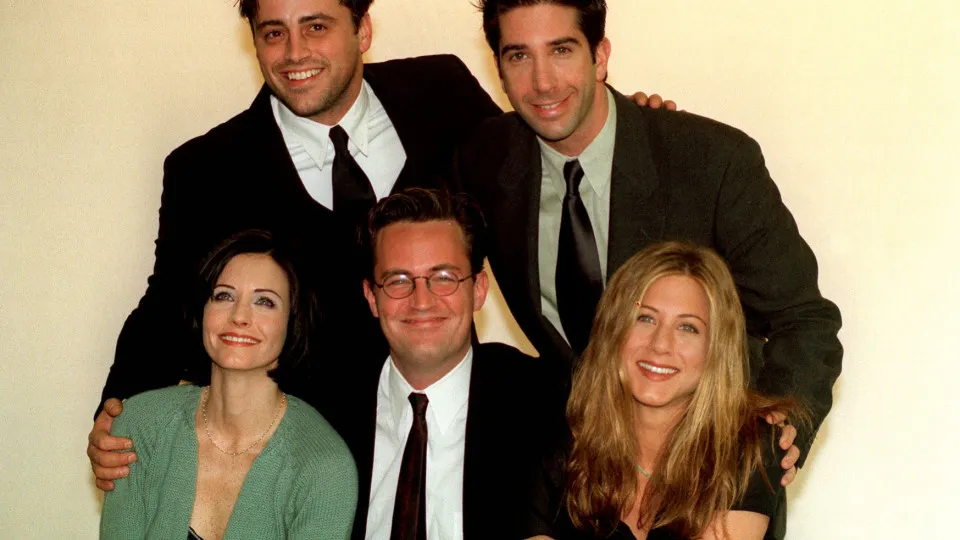 Saiba quanto o elenco de 'Friends' ganha por ano após fim da série