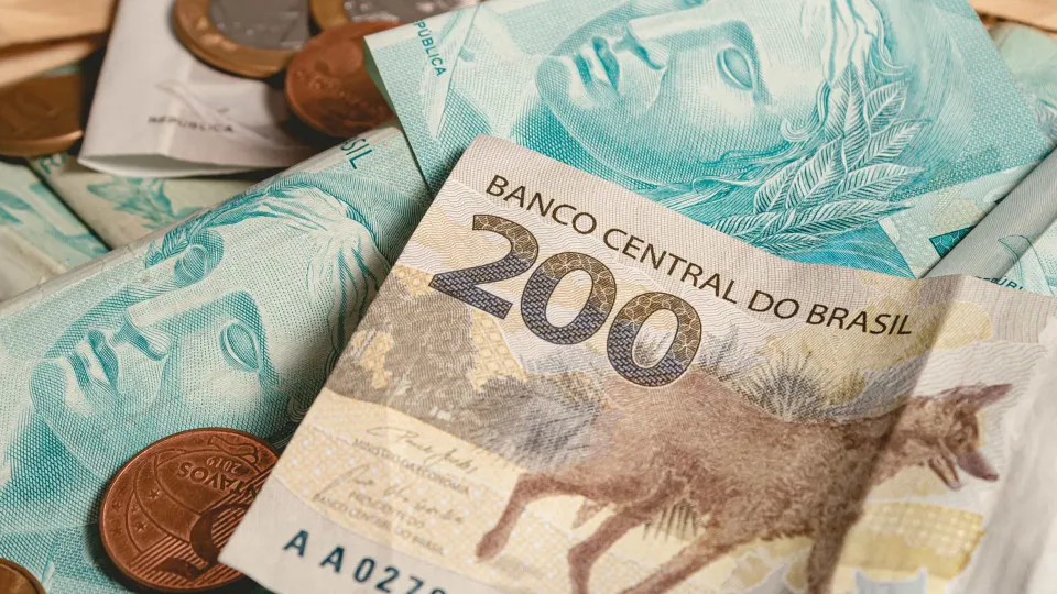 Sem trabalhar desde 2021, desembargadores condenados por propina ganharam R$ 4,7 mi