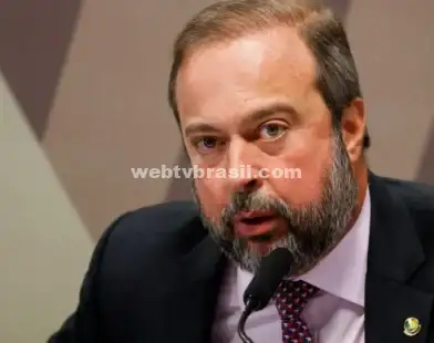 Silveira defende mudança em regras de transporte e distribuição de gás