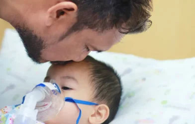 Síndrome respiratória grave está em alta entre crianças e adolescentes há um mês, aponta Fiocruz