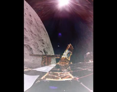 Sonda Blue Ghost se aproxima da Lua e captura imagens impressionantes