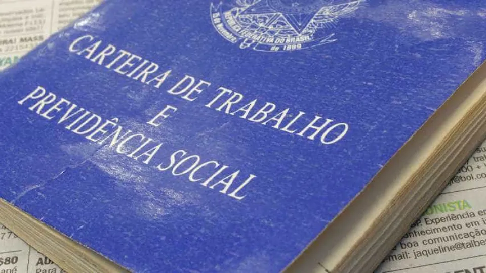 Taxa de desemprego fica em 6,8% no trimestre até fevereiro, revela IBGE