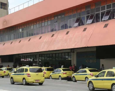 Taxista é presa no Rio por cobrar R$ 500 em corrida de R$ 10