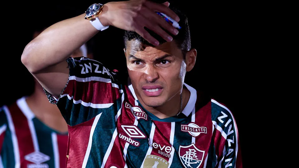Thiago Silva sofre lesão e desfalca Fluminense por pelo menos um mês