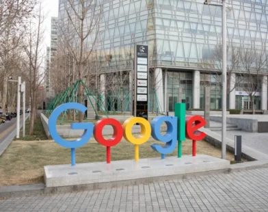 Tribunal da UE acusa Google de posição dominante no Android Auto
