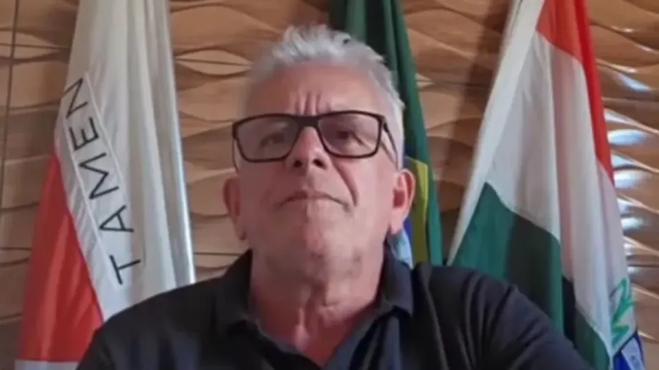 Vereador que invadiu sala restrita de unidade de saúde em Minas Gerais é cassado