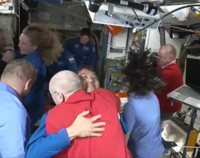 Vídeo mostra recepção calorosa da Estação Espacial aos novos astronautas