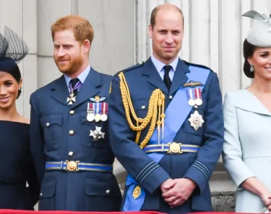 William pretende retirar títulos reais de Meghan e Harry quando for rei