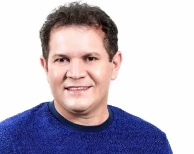 Ximbinha anuncia início de carreira política