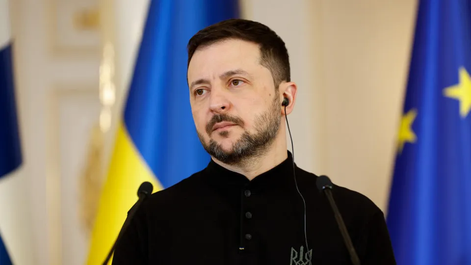 Zelensky afirma que China fornece armas à Rússia e cita evidências