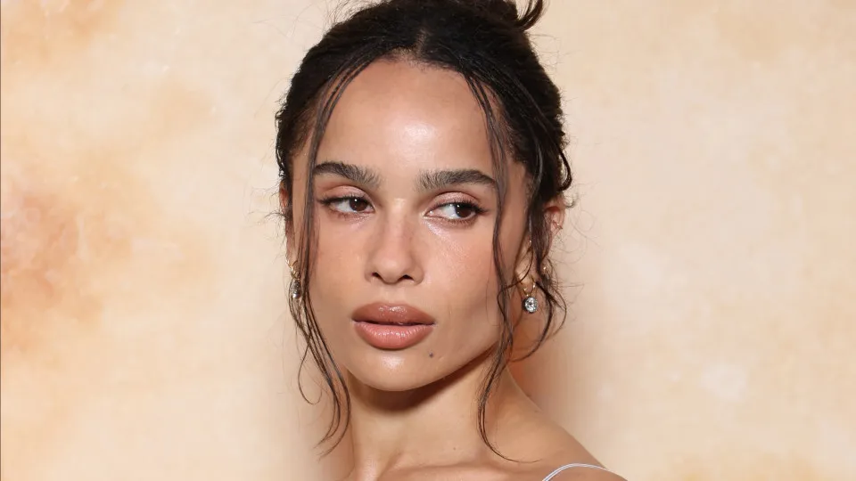 Zoë Kravitz vive romance "em segredo" com famoso ator