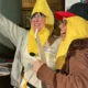 309 pessoas de chapéu de banana quebram recorde mundial nos EUA