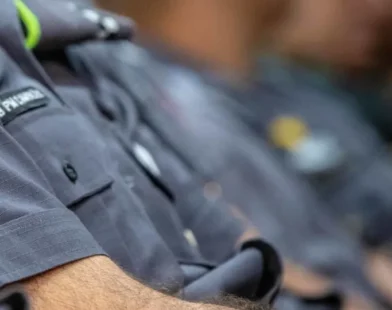51% dos brasileiros dizem ter mais medo da polícia do que confiança nela, segundo Datafolha