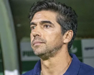 Abel desconversa sobre renovação, mas reafirma orgulho no Palmeiras