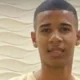 Adolescente é baleado na cabeça por ter pisado no pé de traficante