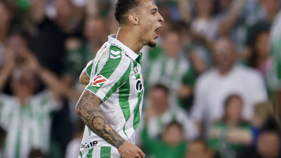 Antony marca, evita derrota do Betis e torcida enlouquece; veja