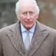 Após hospitalização de urgência, Charles III planeja viagem internacional