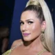 Após pouso de emergência, Lívia Andrade agradece livramento