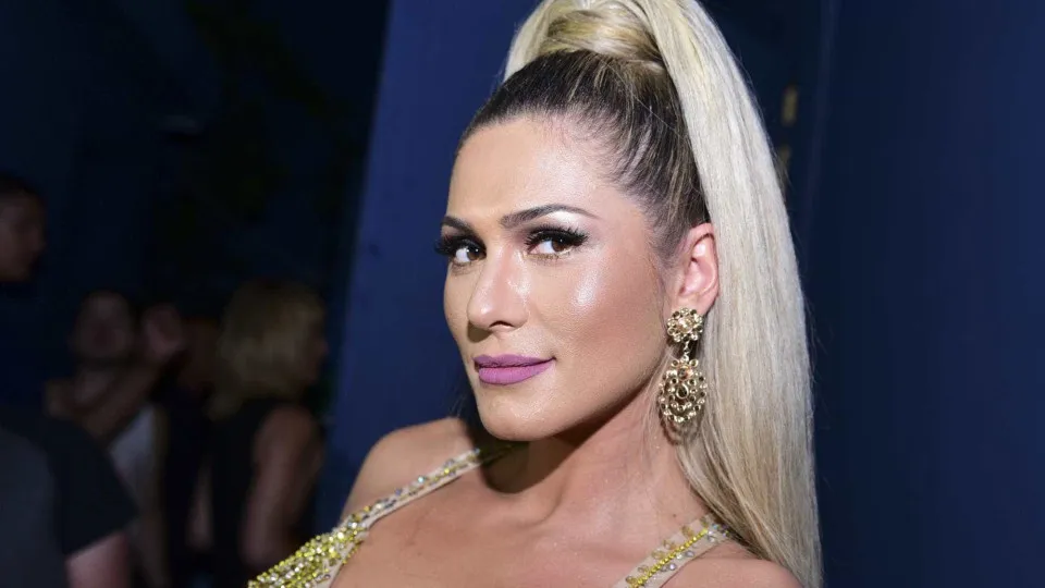 Após pouso de emergência, Lívia Andrade agradece livramento