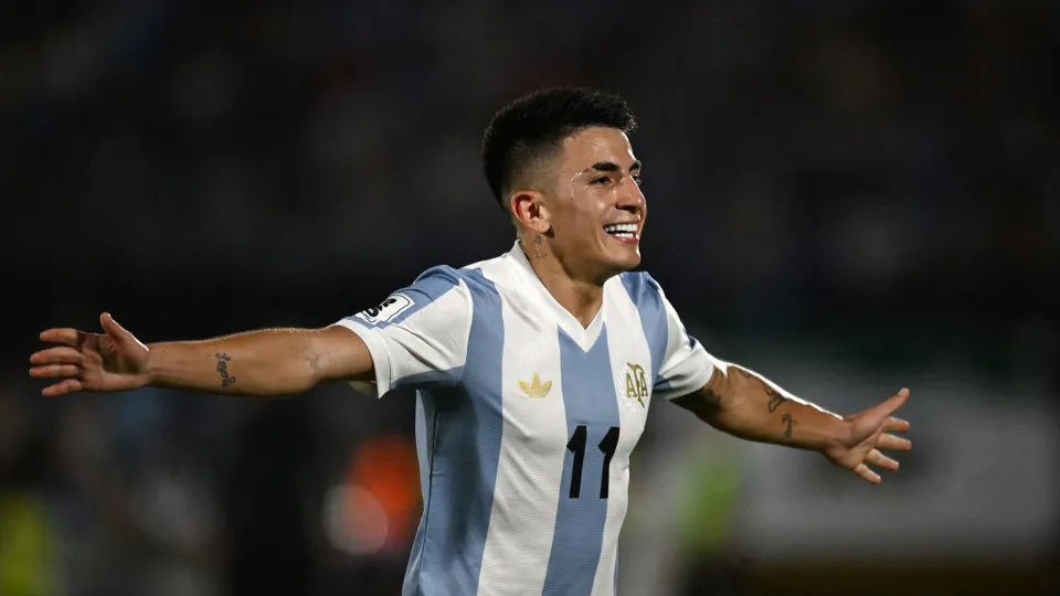 Argentina vence com pintura de ex-Botafogo e pode ir à Copa contra o Brasil