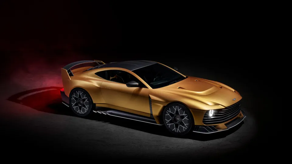 Aston Martin Valiant já está nas mãos de Fernando Alonso