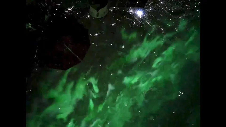 Astronauta posta vídeo de aurora boreal vista da Estação Espacial ; veja