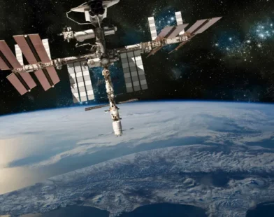 Astronautas relatam cheiro estranho em nave russa na Estação Espacial