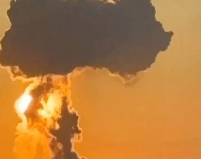 Ataque causa megaexplosão em base de bombardeiros nucleares da Rússia