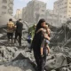 Ataque israelense a escola mata ao menos 27 pessoas em Gaza