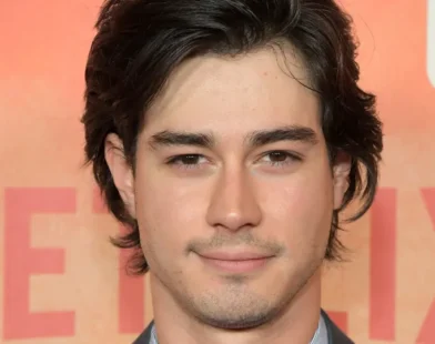 Ator de 'Narcos' está em coma após contrair infeção