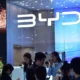 BYD ignora estoque elevado e traz mais 5.500 carros da China enquanto fábrica não fica pronta