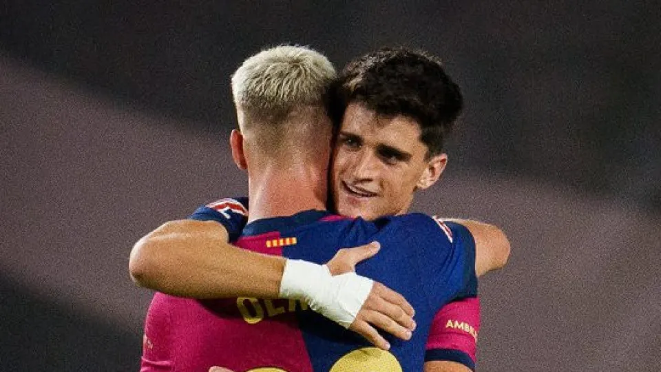 Barcelona ganha 'guerra' com La Liga por Dani Olmo e Pau Victor