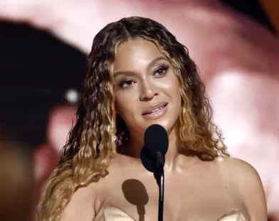 Beyoncé diz que seu novo disco nasceu de experiência de rejeição no country