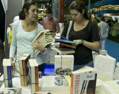 Bienal do Livro anuncia programação completa com novo parque literário