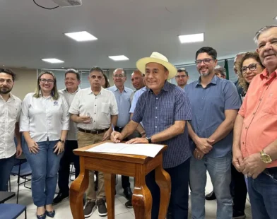 Bocalom oficializa utilidade da CDL e destaca papel do comércio na geração de empregos | ac24horas
