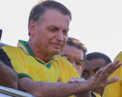 Bolsonaro defende ter mesmo benefício de Ramagem em ação no STF