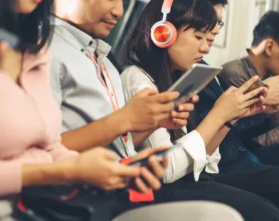 Brasileiros estão entre os que mais usam redes sociais no mundo
