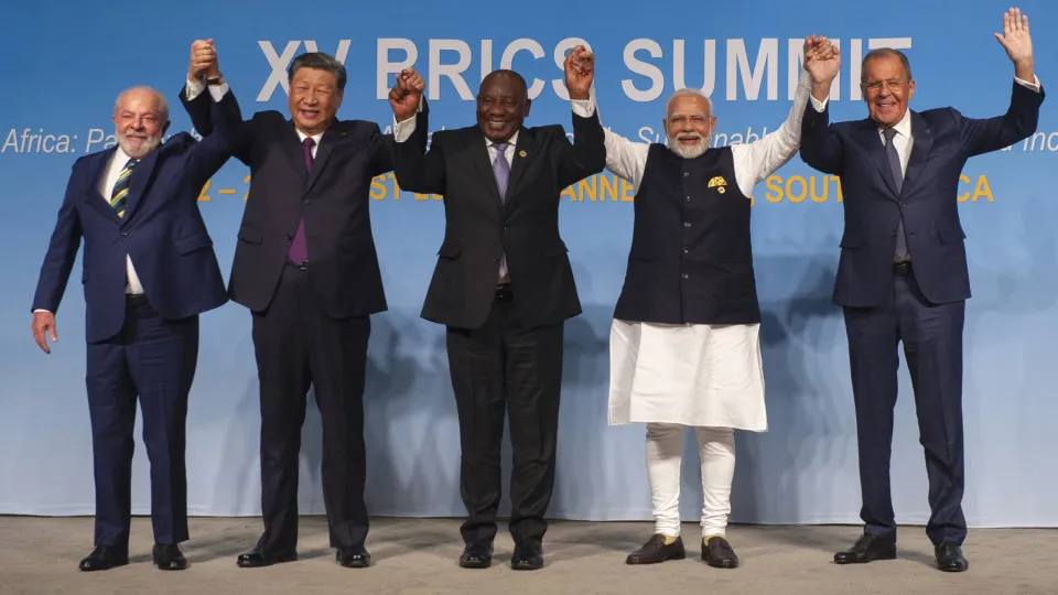 Brics deve avançar no uso de moedas locais entre os países-membros