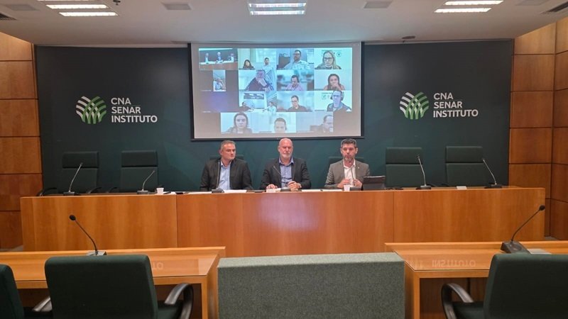 CNA e federações discutem ações de biossegurança contra gripe aviária