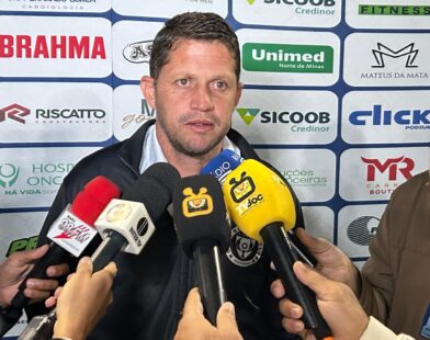 Caiu! North demite técnico Paulinho Guará após derrota em casa para o Ipatinga