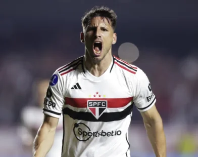 Calleri volta a campo após lidar com sobrecarga e tranquiliza no São Paulo